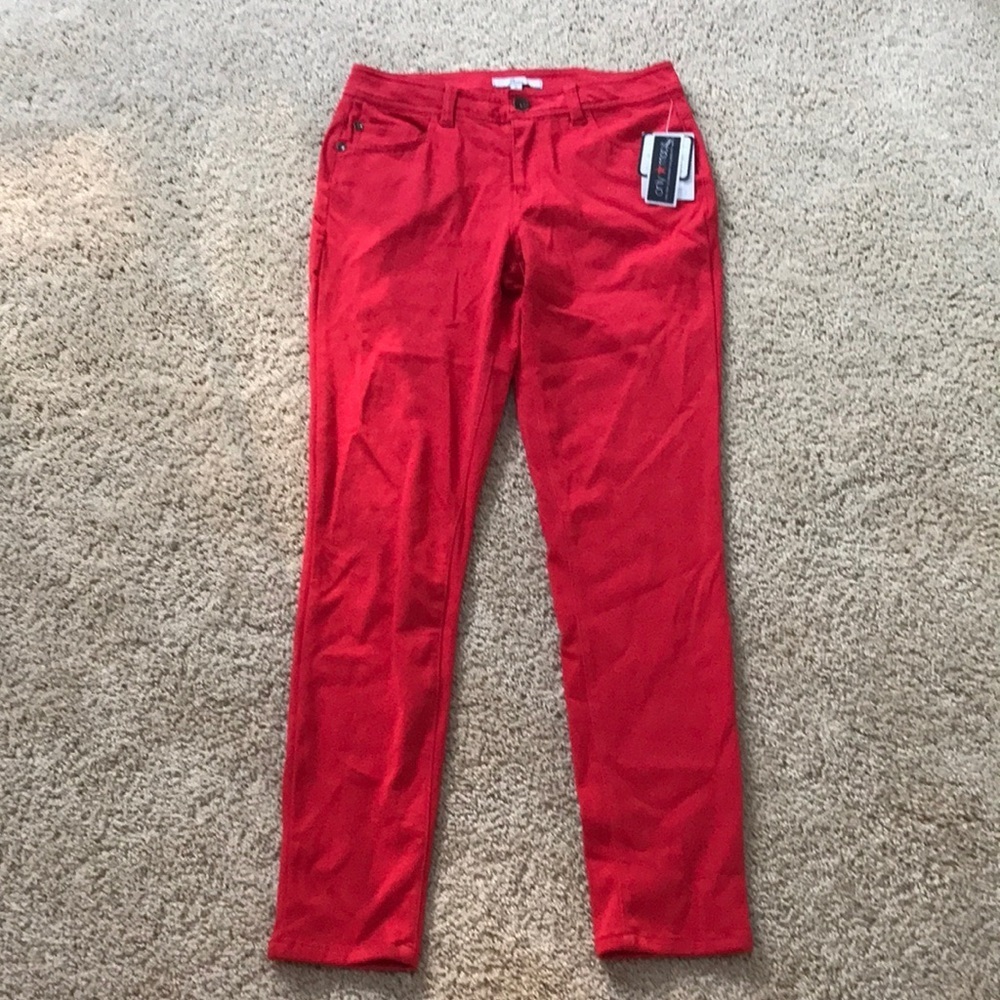 New! Bass SZ 6, red skinny stretchy pants with pockets.